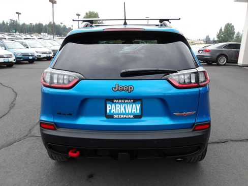 Used 2021 Jeep Cherokee Trailhawk w/ Sun, Sound & Nav Group AWD/4WD image 4