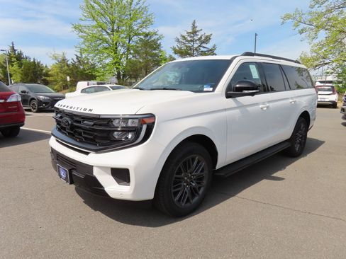 New 2026 Ford Expedition Max Platinum AWD/4WD image 3