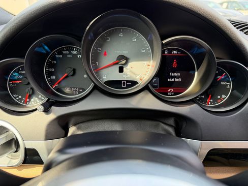 Used 2016 Porsche Cayenne S image 32