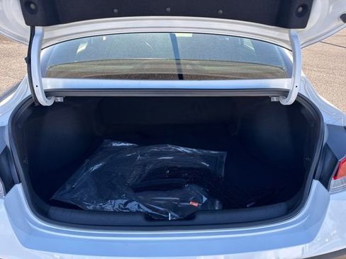 Used 2025 Hyundai Elantra Sport image 14