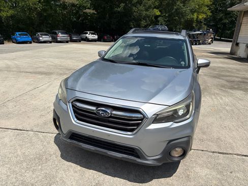 Used 2018 Subaru Outback 2.5i Limited AWD/4WD image 4