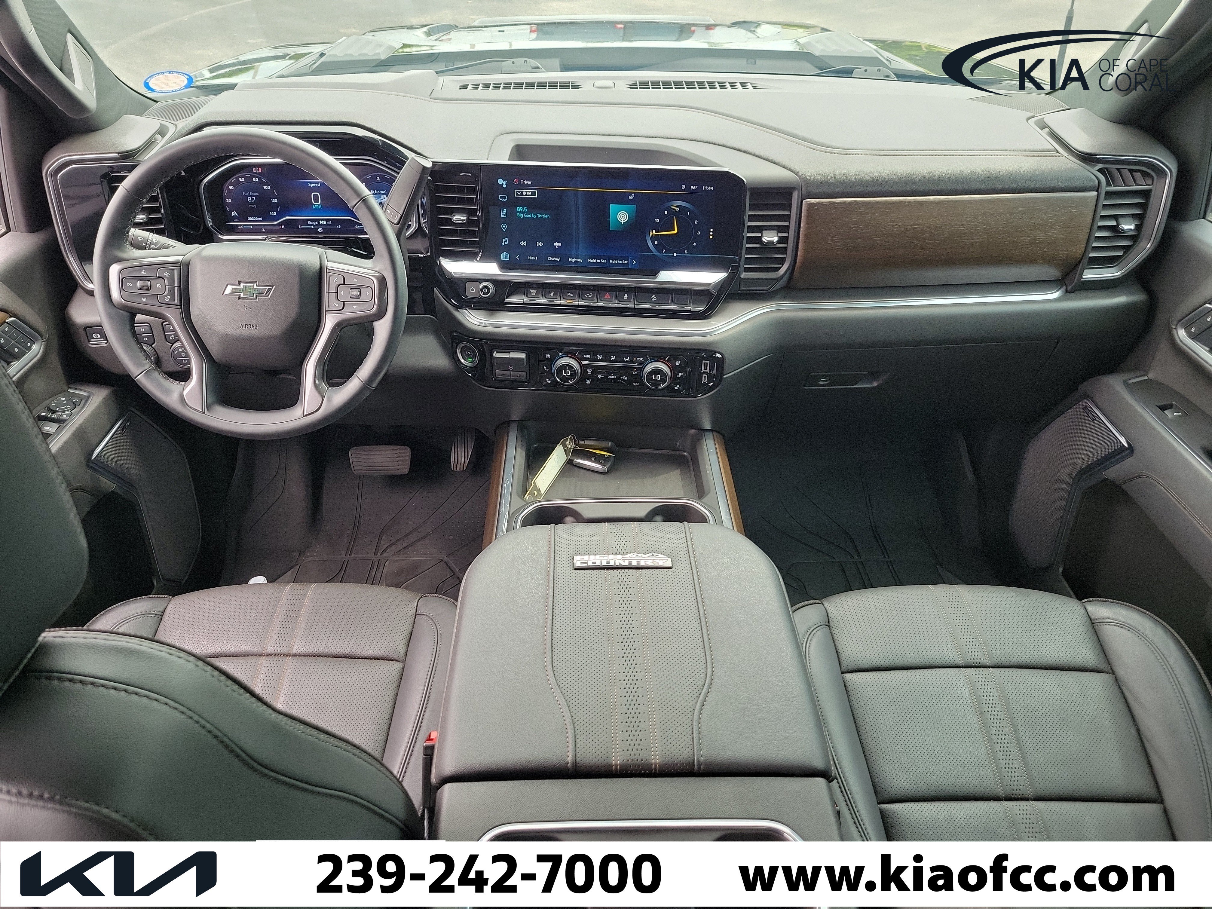 Used 2025 Chevrolet Silverado 2500 High Country w/ Midnight Edition AWD/4WD image 15