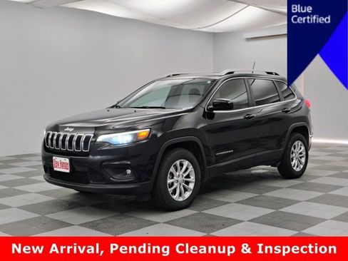 Used 2019 Jeep Cherokee Latitude w/ Cold Weather Group AWD/4WD image 1