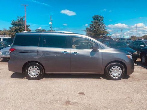 Used 2015 Nissan Quest S image 4