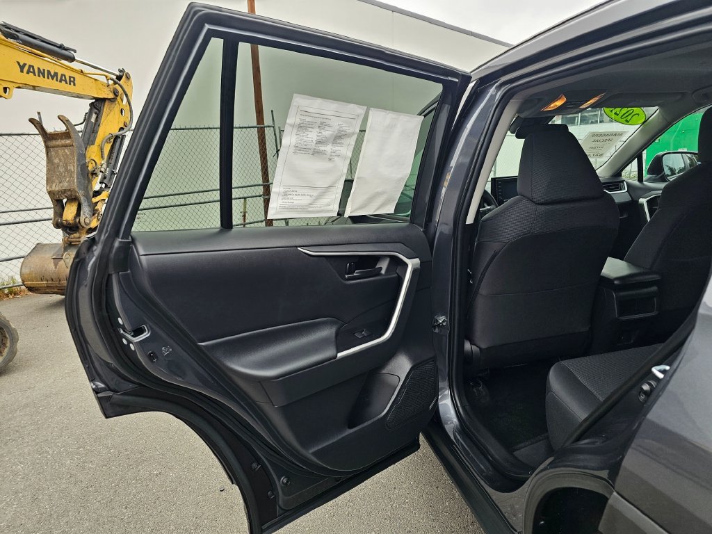 Certified 2021 Toyota RAV4 LE AWD/4WD image 15