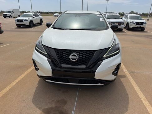 Used 2023 Nissan Murano SV w/ SV Midnight Edition Package image 2