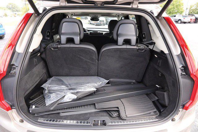 Used 2023 Volvo XC90 B6 Ultimate w/ Protection Package Premier AWD/4WD image 7