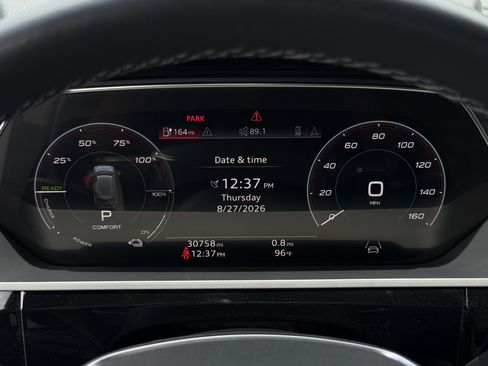 Used 2024 Audi Q8 e-tron Premium Plus w/ Premium Plus Package AWD/4WD image 35