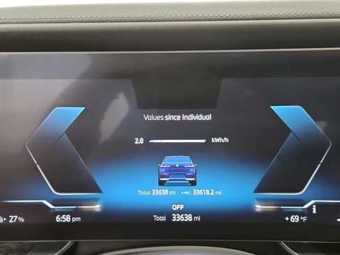 Used 2023 BMW i7 xDrive60 w/ Executive Package 2 AWD/4WD image 17