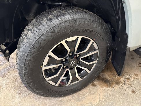 Used 2023 Toyota Tacoma TRD Sport w/ Black Out Package (TMS) image 4