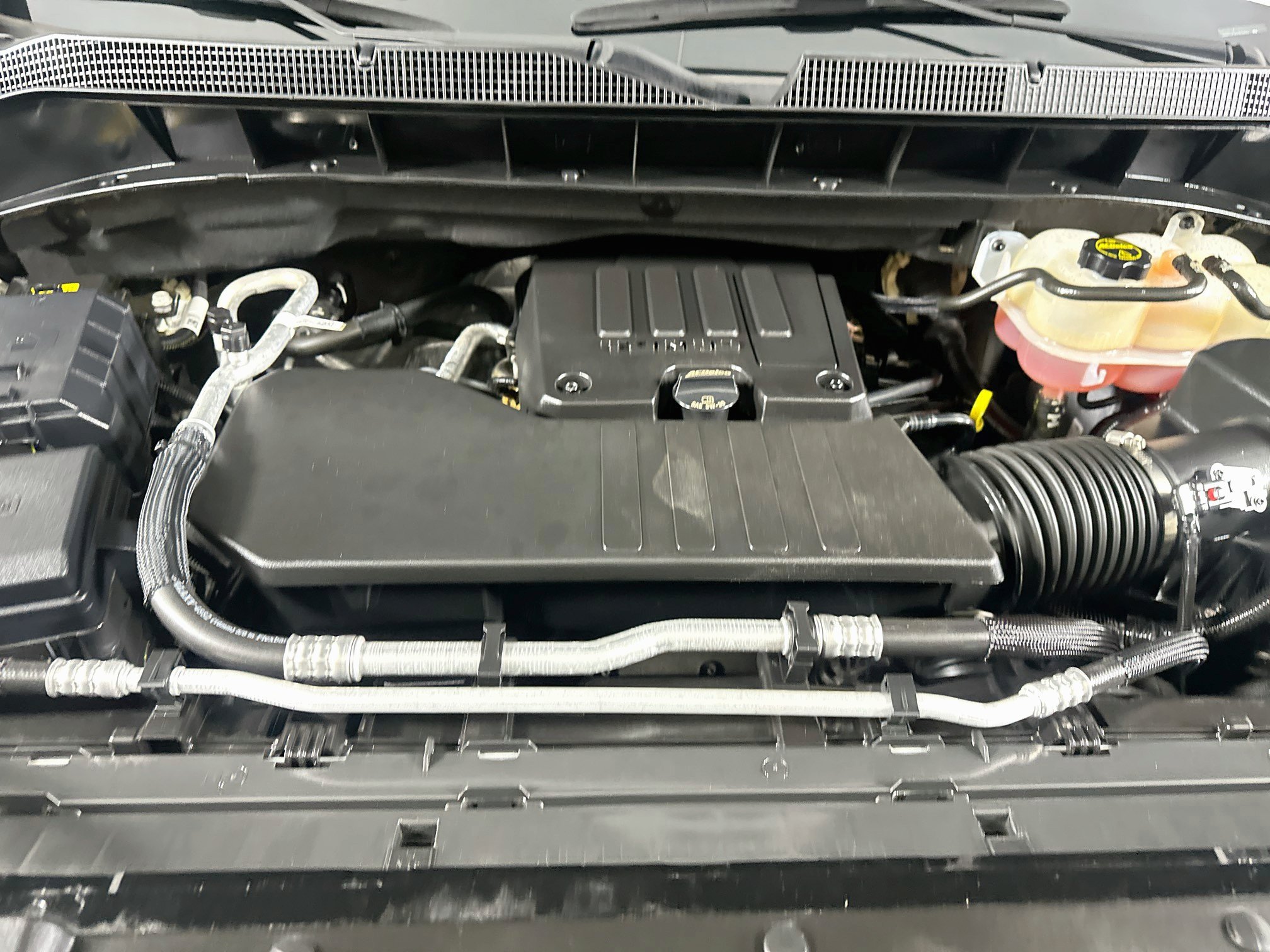 Used 2024 Chevrolet Silverado 1500 LT AWD/4WD image 32
