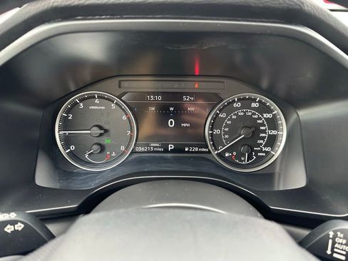 Used 2024 Mitsubishi Outlander SE image 16