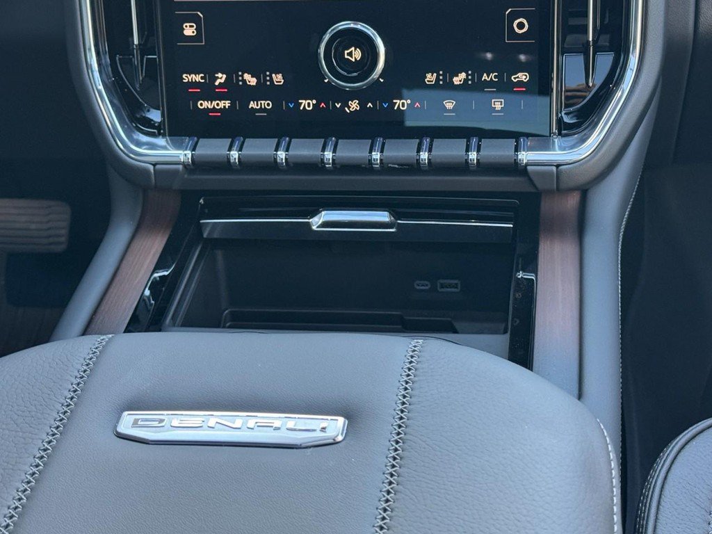 New 2026 GMC Yukon Denali w/ Sun & Power Step Package AWD/4WD image 15