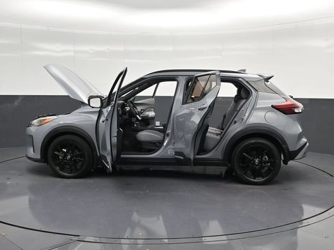 Used 2022 Nissan Kicks SR w/ Premium Package FWD image 40