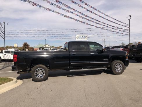 Used 2019 Chevrolet Silverado 3500 High Country w/ Duramax Plus Package image 6