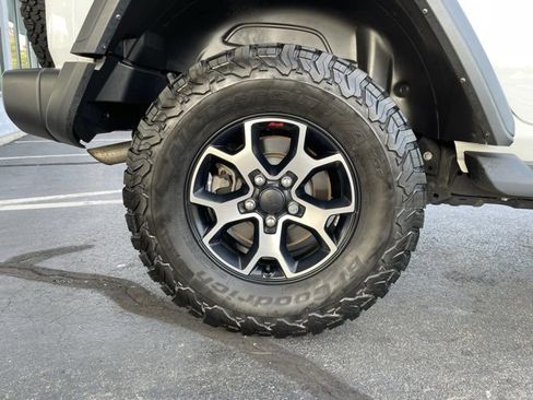 Used 2021 Jeep Wrangler Unlimited Rubicon w/ Cold Weather Group image 32