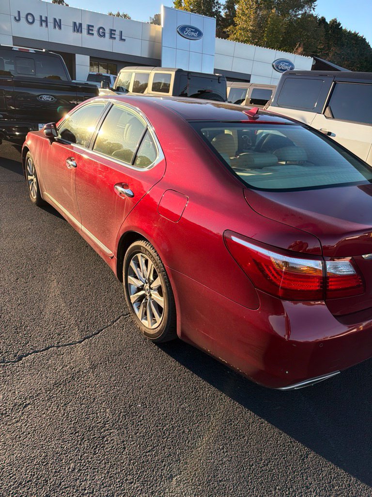 Used 2011 Lexus LS 460 AWD w/ Luxury Value Edition image 4