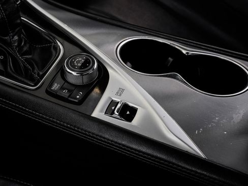 Used 2017 INFINITI Q60 3.0t w/ Premium Plus Package 3.0T image 33