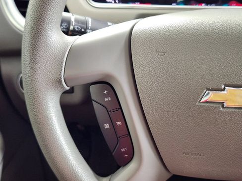 Used 2017 Chevrolet Traverse LS FWD image 18