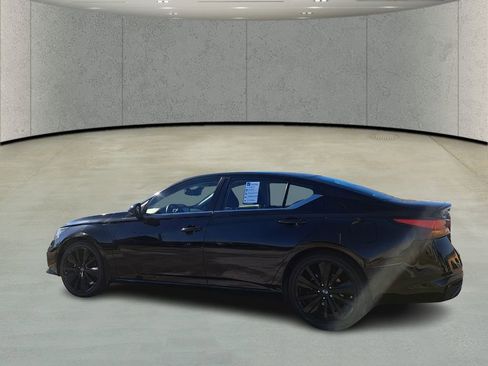 Used 2022 Nissan Altima 2.5 SR w/ Midnight Edition Package image 7