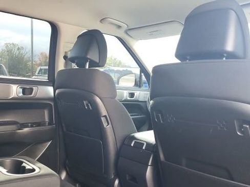 Used 2024 Hyundai Santa Fe SE image 17