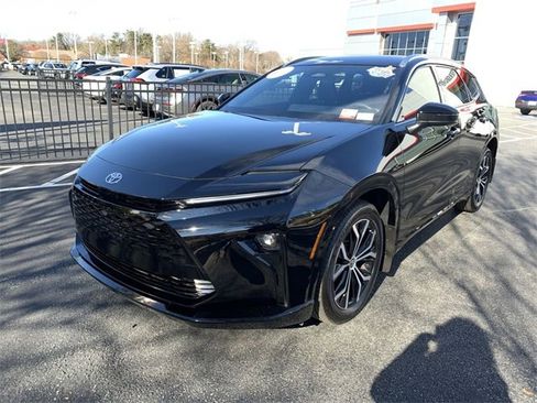 Used 2025 Toyota Crown Signia XLE image 4