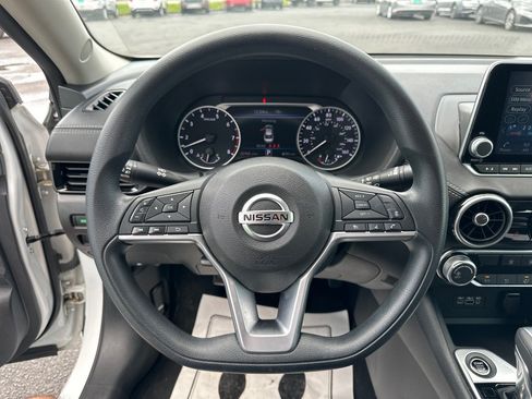 Used 2023 Nissan Sentra SV FWD image 11