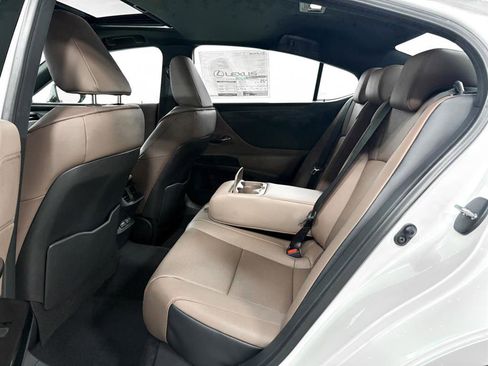 New 2025 Lexus ES 350 w/ Premium Package image 7