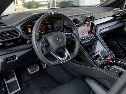 Used 2024 Lamborghini Urus S AWD/4WD image 15