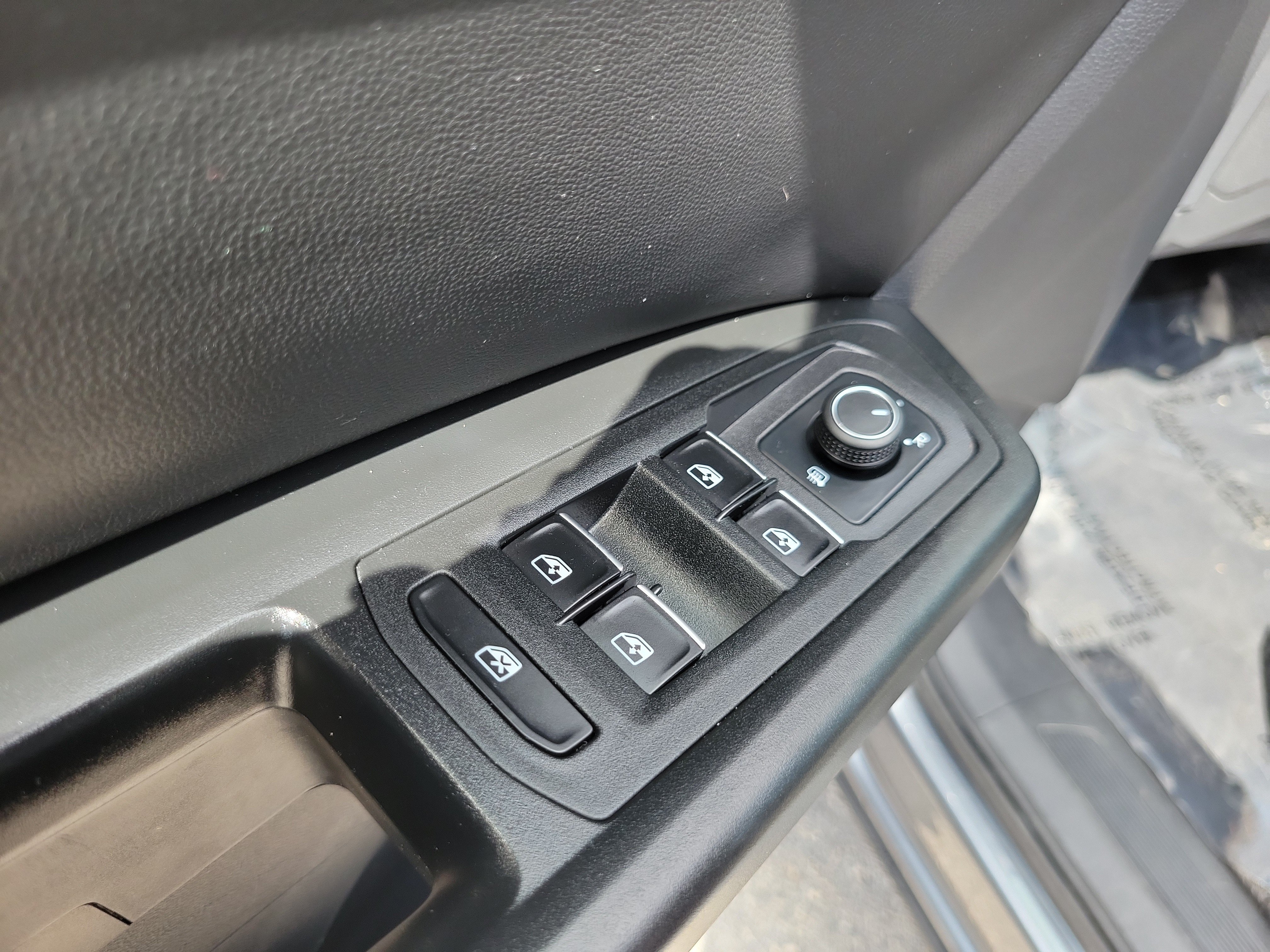 Used 2019 Volkswagen Atlas SE w/ Towing Package FWD image 24