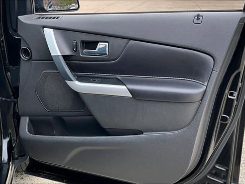 Used 2013 Ford Edge SE image 21
