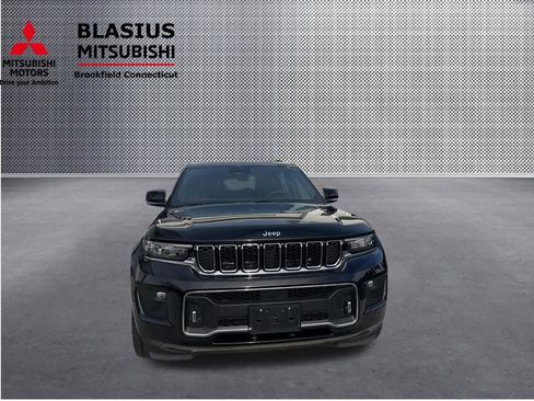 Used 2023 Jeep Grand Cherokee L Overland w/ Luxury Tech Group IV AWD/4WD image 9