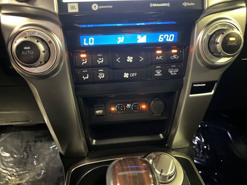 Used 2023 Toyota 4Runner Limited AWD/4WD image 22