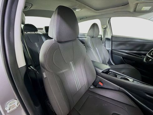 Used 2024 Hyundai Elantra SEL w/ Convenience Package FWD image 30