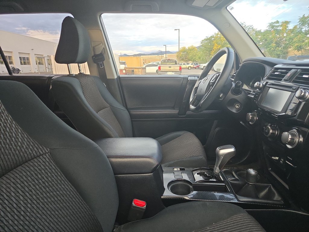 Used 2019 Toyota 4Runner TRD Off-Road AWD/4WD image 10