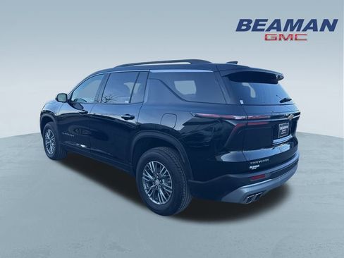 Used 2025 Chevrolet Traverse LT image 5
