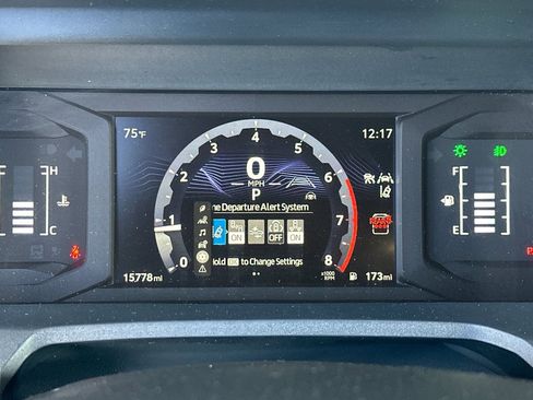 Certified 2025 Toyota 4Runner SR5 image 31