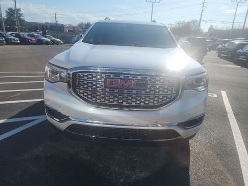 Used 2019 GMC Acadia Denali image 3