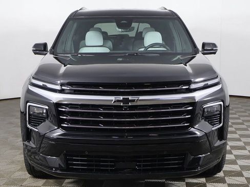 Used 2025 Chevrolet Traverse High Country w/ LPO, Cargo Package image 14