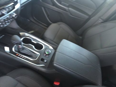 Used 2022 Chevrolet Traverse LT image 30