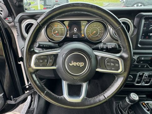 Used 2020 Jeep Wrangler Unlimited Sahara AWD/4WD image 37