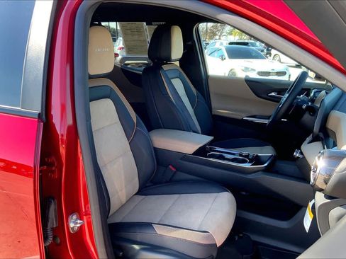 Certified 2026 Chevrolet Equinox ACTIV w/ LPO, Floor Liner Package FWD image 16