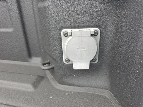 Used 2024 GMC Sierra 2500 AT4X image 23