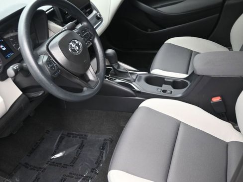 Used 2025 Toyota Corolla LE w/ Convenience Package image 12