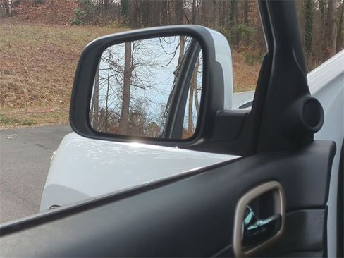 Used 2017 Jeep Grand Cherokee Laredo image 18