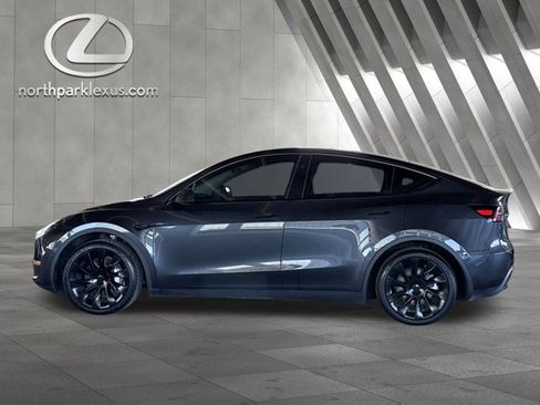 Used 2025 Tesla Model Y Long Range image 1