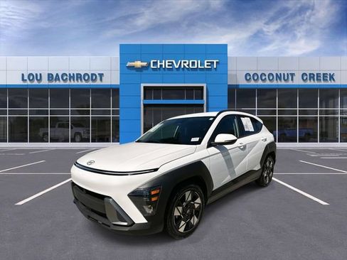 Used 2025 Hyundai Kona SEL FWD image 4