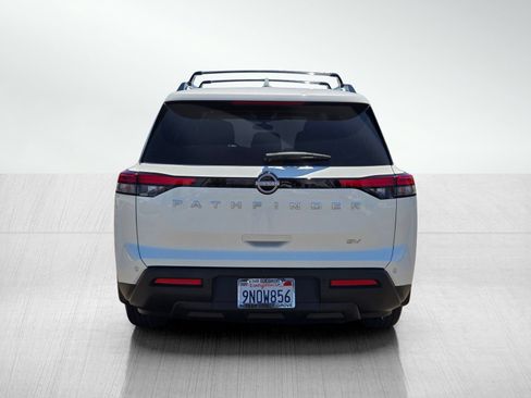 Used 2024 Nissan Pathfinder SV FWD image 5