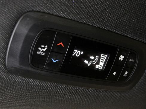 Used 2020 Chrysler Pacifica Touring-L Plus FWD image 17