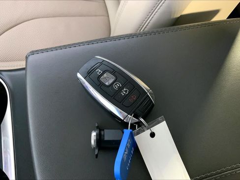 Used 2019 Lincoln Nautilus Reserve AWD/4WD image 15